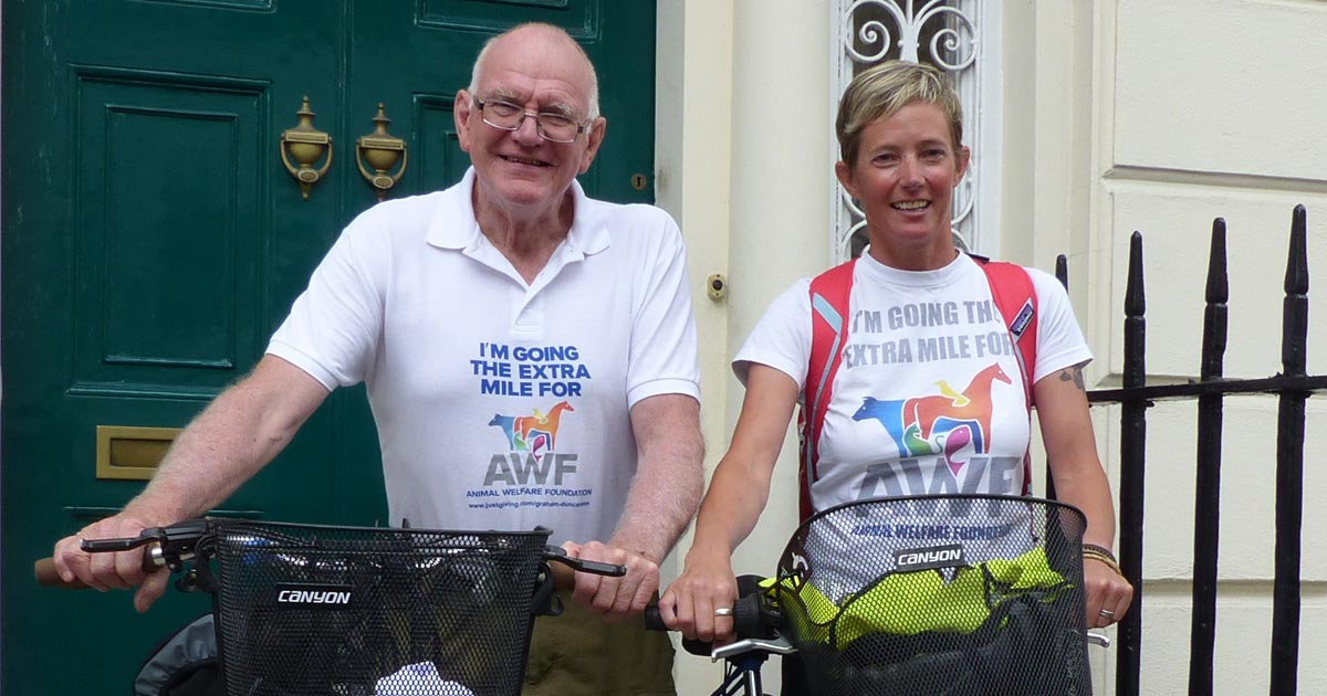 Retired vet sets off on two-year charity cycle | Vet Times